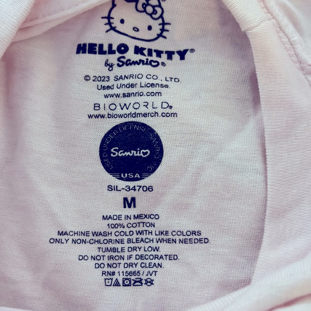 Hello Kitty T-Shirt - Picture 5 of 11